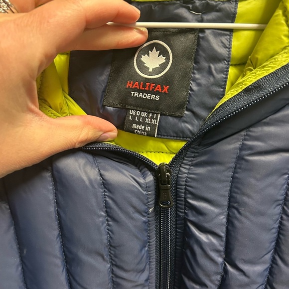 Halifax Traders Blue and Green Puffer Jacket with Quilted Design Size L - Picture 4 of 4